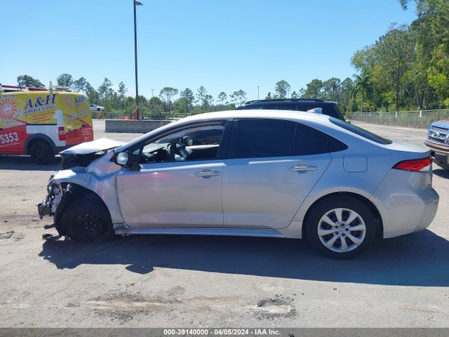 Toyota COROLLA LE 2022 5YFEPMAE6NP355965 Image 14