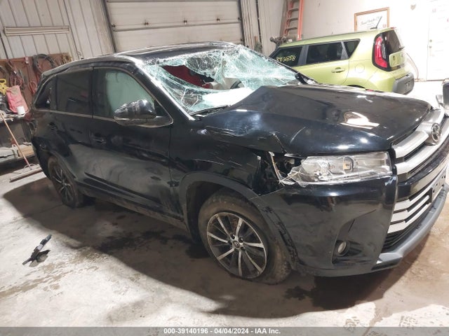 Toyota Highlander Xle 2019 5TDJZRFH2KS619842 Image 1