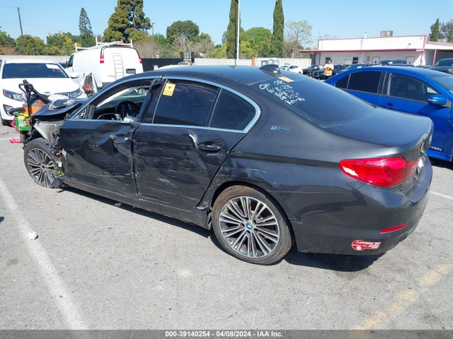 WBAJA9C59JB033059 BMW 530e Iperformance