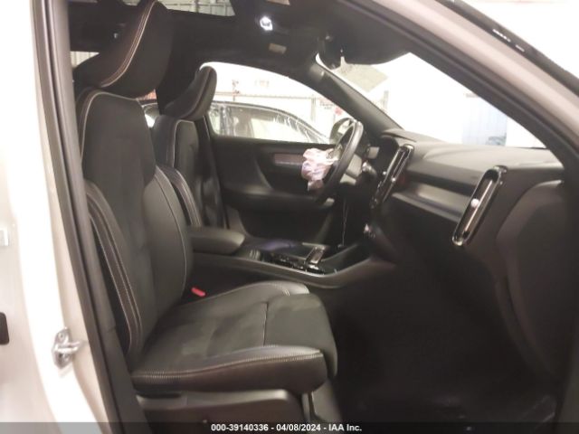 YV4162UM8M2468433 Volvo Xc40 T5 R-design