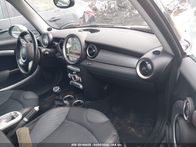 2009 MINI COOPER S CLUBMAN WMWMM33569TP72848 Photo 4
