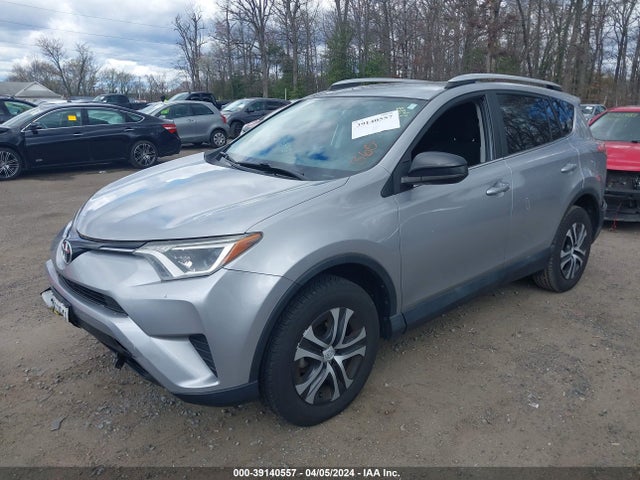 Toyota RAV4 LE 2016 2T3BFREV3GW539282 Image 2