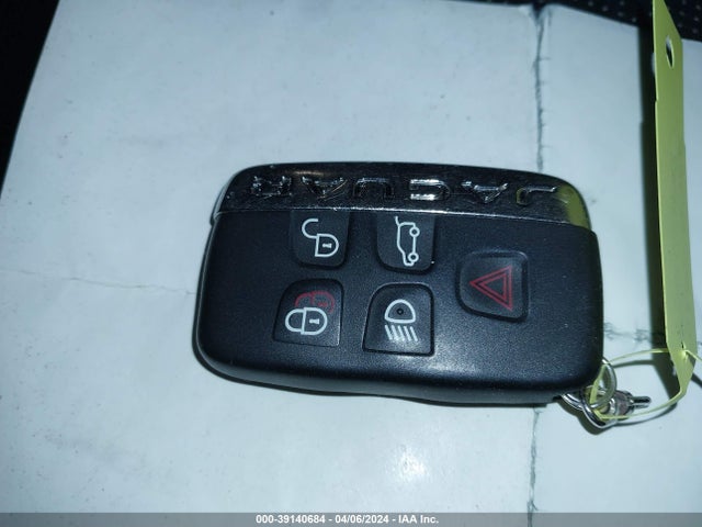 2018 JAGUAR F-PACE SADCL2EV0JA271211 Photo 10