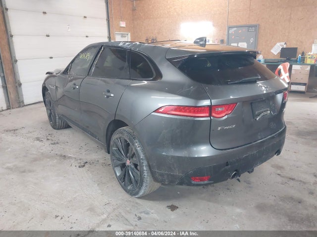 2018 JAGUAR F-PACE SADCL2EV0JA271211 Photo 2