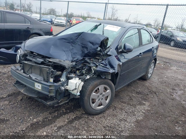 Chevrolet Sonic Ls Auto 2015 1G1JA5SH1F4143177 Image 2