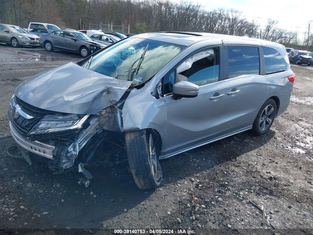 Honda Odyssey Touring 2018 5FNRL6H84JB009041 Image 2
