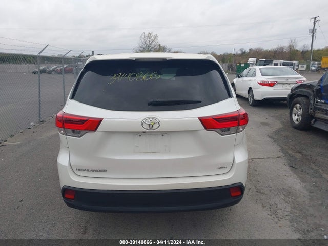 Toyota Highlander Le 2019 5TDBZRFH0KS721645 Image 16