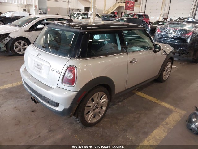 2010 MINI COOPER S WMWMF7C57ATZ71137 Photo 3