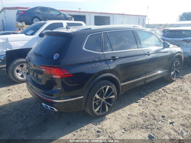 3VV4B7AX1PM071975 Volkswagen Tiguan 2.0t Sel R-line