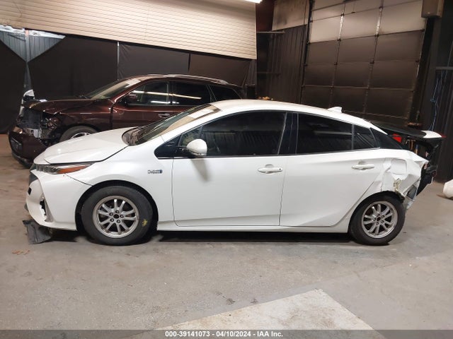 Toyota Prius Prime Plus 2017 JTDKARFP4H3041658 Image 15