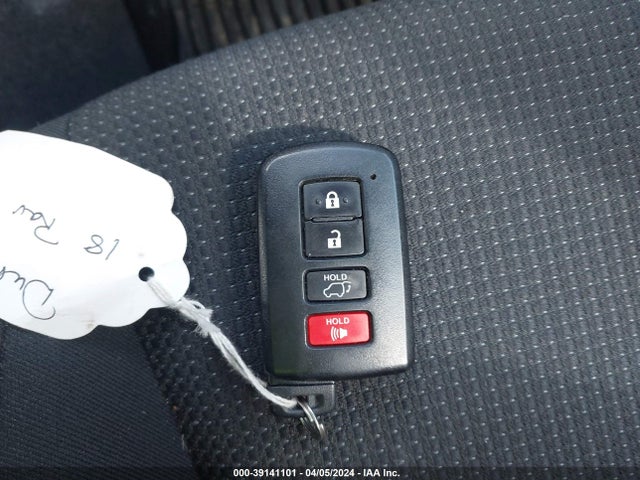 Toyota Rav4 Xle 2018 JTMRFREV8JJ196117 Image 11