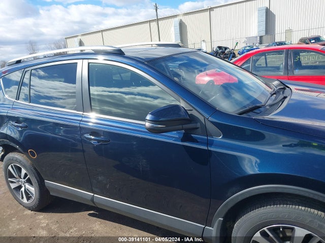Toyota Rav4 Xle 2018 JTMRFREV8JJ196117 Image 13
