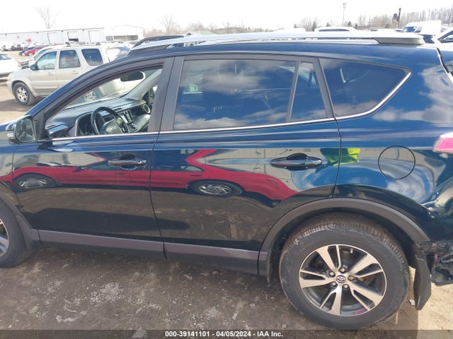 Toyota Rav4 Xle 2018 JTMRFREV8JJ196117 Image 14