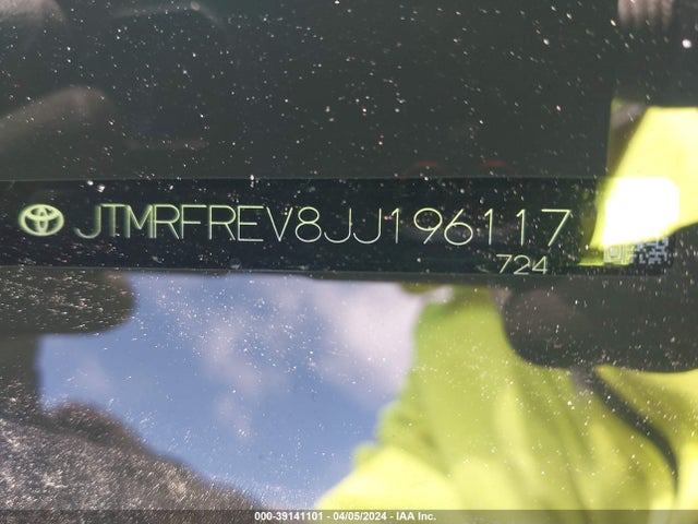 Toyota Rav4 Xle 2018 JTMRFREV8JJ196117 Image 9