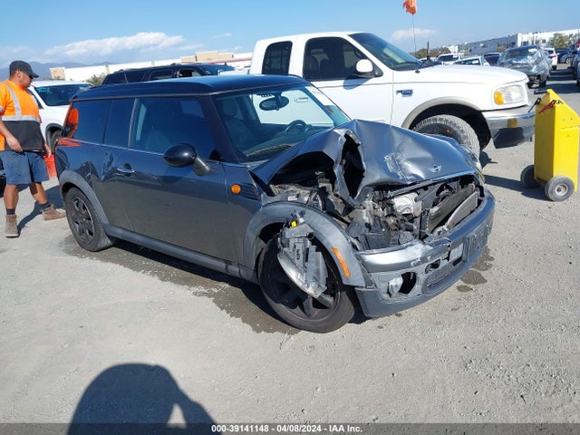 2010 MINI COOPER CLUBMAN WMWML3C53ATX37983 Photo 0