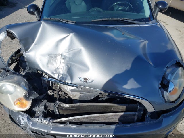 2010 MINI COOPER CLUBMAN WMWML3C53ATX37983 Photo 9