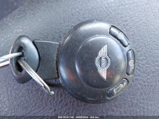 2010 MINI COOPER CLUBMAN WMWML3C53ATX37983 Photo 10