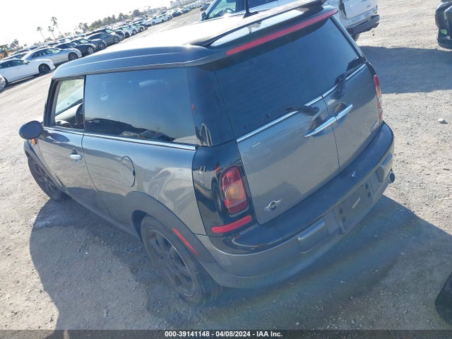 2010 MINI COOPER CLUBMAN WMWML3C53ATX37983 Photo 2