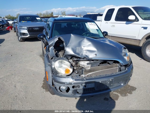 2010 MINI COOPER CLUBMAN WMWML3C53ATX37983 Photo 5