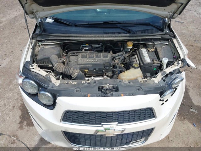 Chevrolet Sonic Rs Manual 2014 1G1JH6SB7E4122930 Image 10