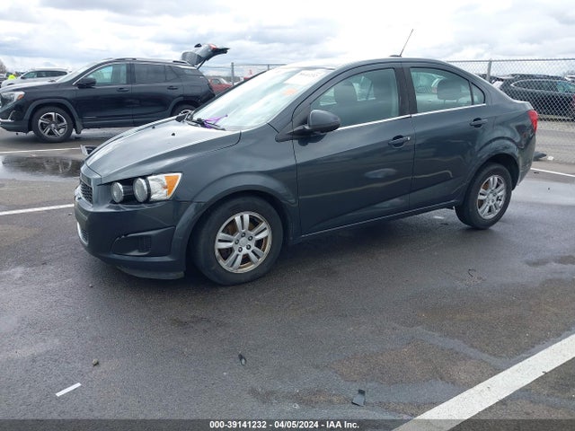 Chevrolet Sonic Lt Auto 2015 1G1JC5SG2F4170129 Image 2