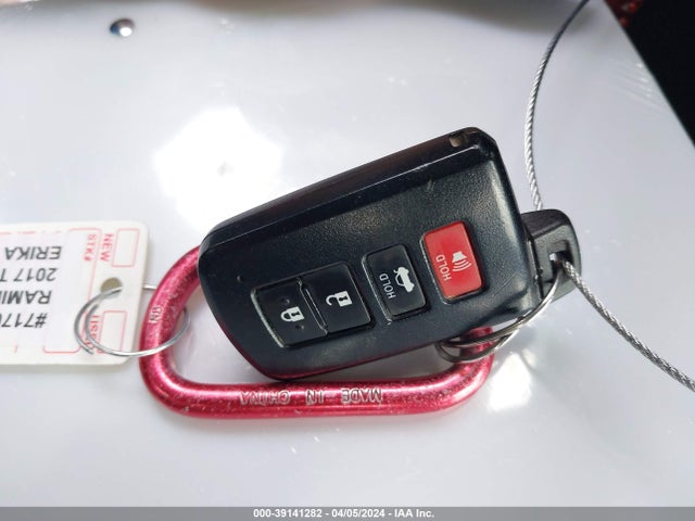 Toyota COROLLA SE 2017 5YFBURHE6HP707932 Image 11