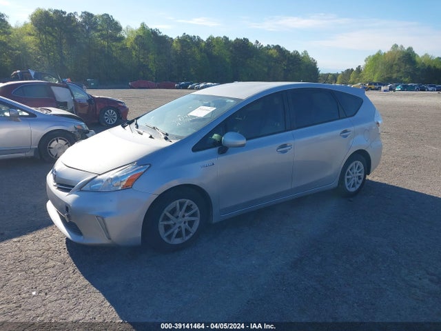 Toyota Prius V Three 2014 JTDZN3EU4E3322586 Image 2