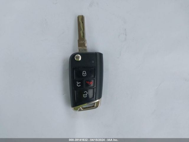 WVWUF7AU8GW028842 Volkswagen Golf R 4-door