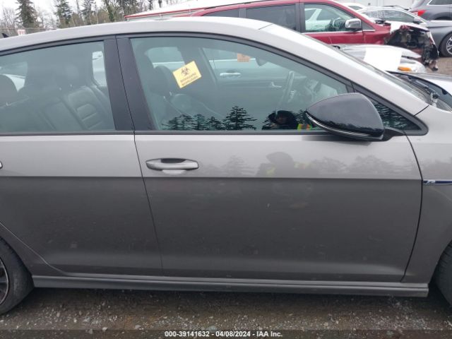 WVWUF7AU8GW028842 Volkswagen Golf R 4-door
