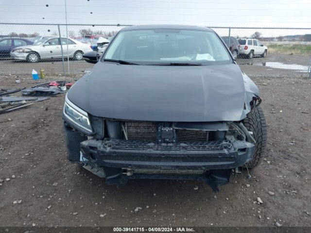 1VWBA7A39JC031171 Volkswagen Passat 2.0t Se