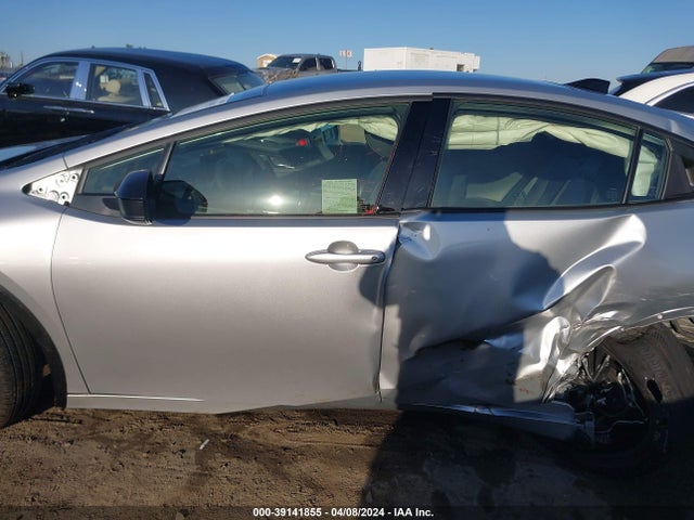 Toyota PRIUS XLE 2023 JTDACAAU5P3014875 Image 14