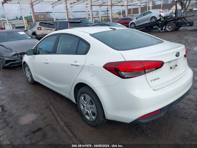 KIA FORTE LX 2018 3KPFK4A73JE195236 Image 3