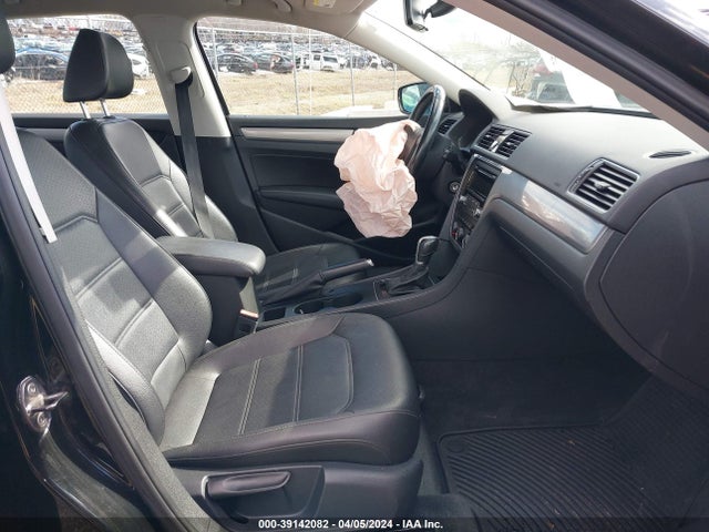 1VWAS7A30EC068656 Volkswagen Passat 1.8t Wolfsburg Edition