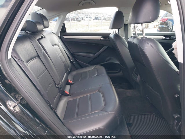 1VWAS7A30EC068656 Volkswagen Passat 1.8t Wolfsburg Edition