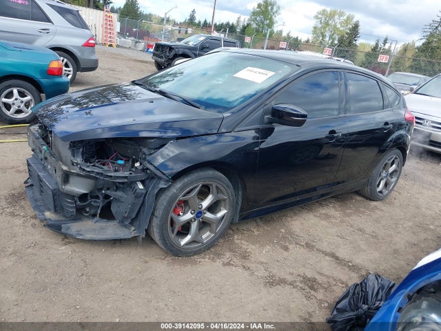 Ford FOCUS ST 2018 1FADP3L92JL241525 Image 2