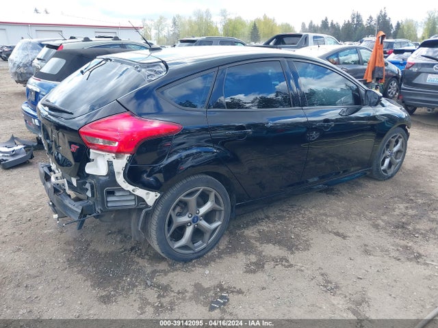 Ford FOCUS ST 2018 1FADP3L92JL241525 Image 4