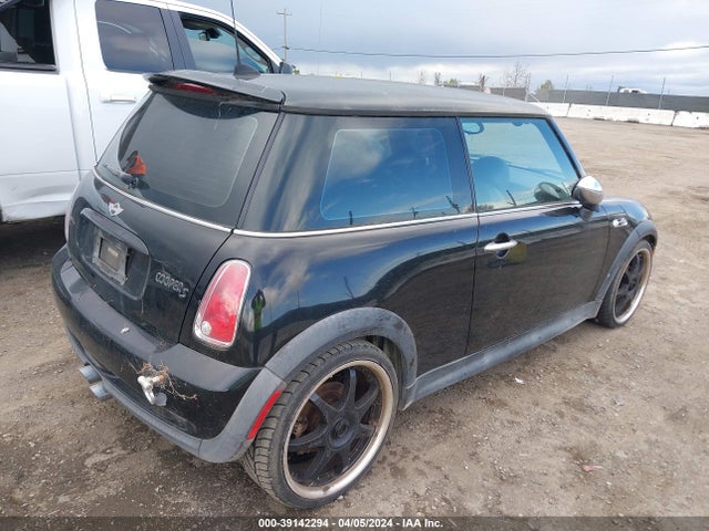 2005 MINI COOPER S WMWRE33565TL14580 Photo 3