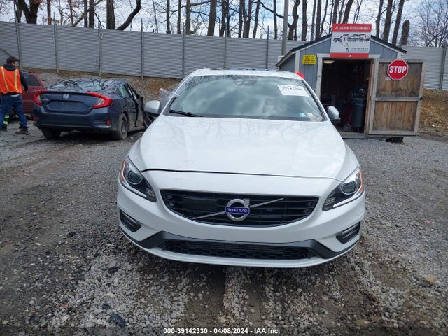 YV149MTS8H2432907 Volvo S60 T6 R-design Platinum