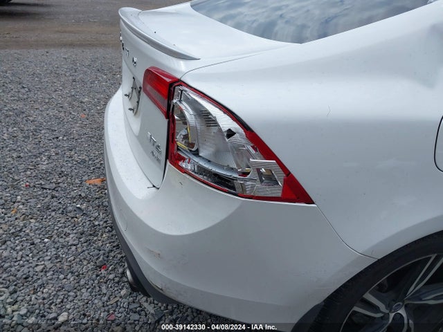 YV149MTS8H2432907 Volvo S60 T6 R-design Platinum