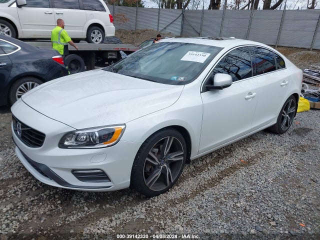 YV149MTS8H2432907 Volvo S60 T6 R-design Platinum