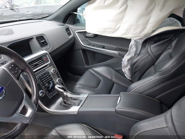 YV149MTS8H2432907 Volvo S60 T6 R-design Platinum