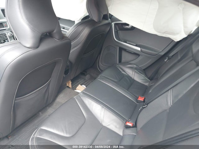 YV149MTS8H2432907 Volvo S60 T6 R-design Platinum
