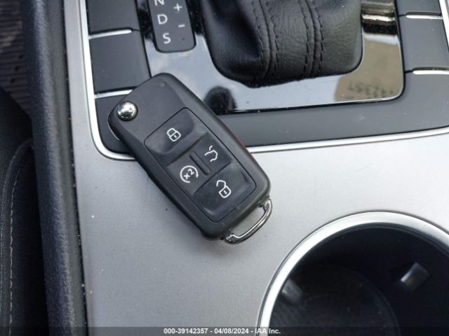 1VWMA7A32MC005945 Volkswagen Passat 2.0t R-line