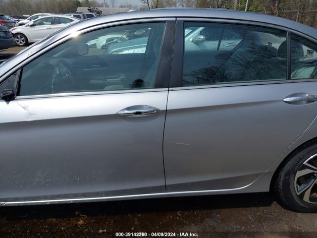 Honda ACCORD LX 2017 1HGCR2F36HA245456 Image 14