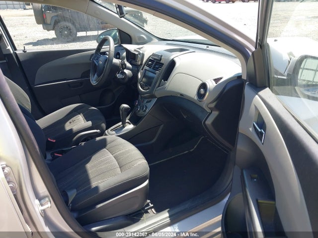 Chevrolet Sonic Lt Auto 2014 1G1JC5SHXE4147530 Image 5