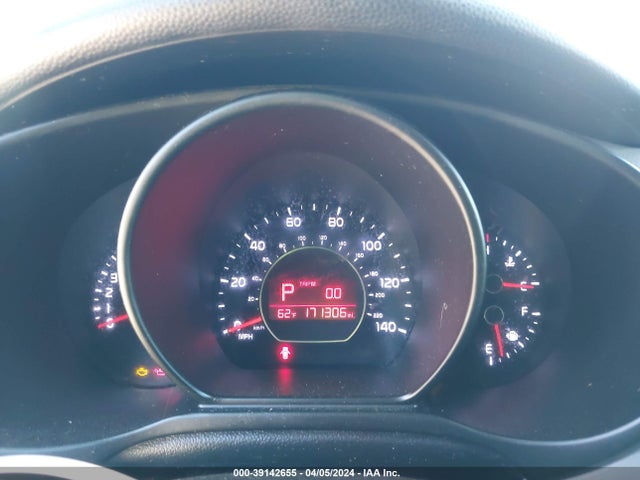 KIA SOUL + 2017 KNDJP3A54H7881350 Image 7