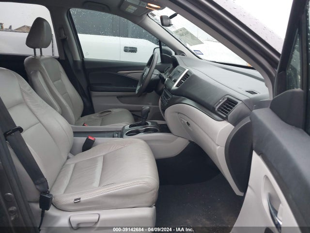 Honda PILOT LX 2017 5FNYF5H12HB044896 Image 5