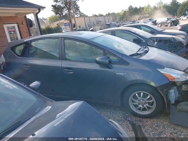 Toyota Prius V Three 2014 JTDZN3EU9EJ001638 Image 13