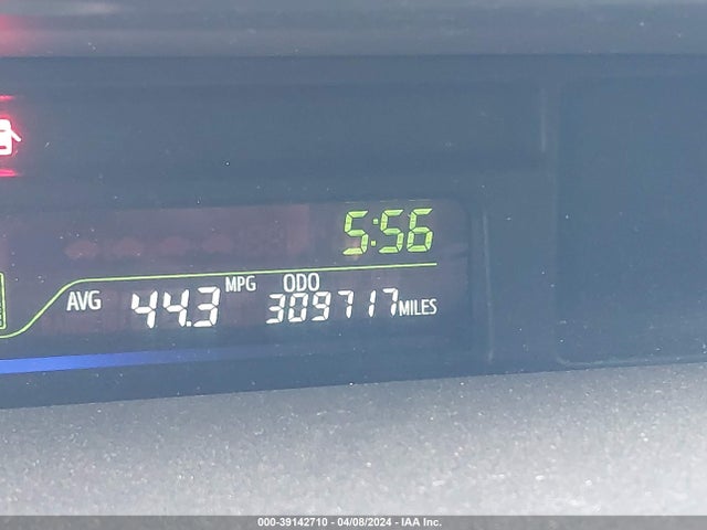 Toyota Prius V Three 2014 JTDZN3EU9EJ001638 Image 15