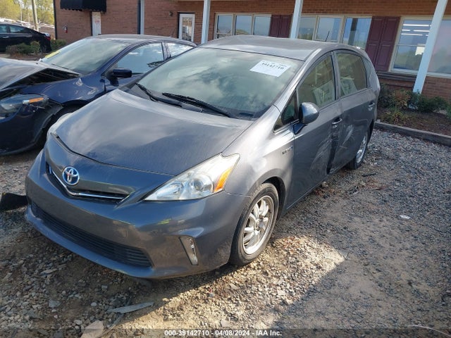 Toyota Prius V Three 2014 JTDZN3EU9EJ001638 Image 2